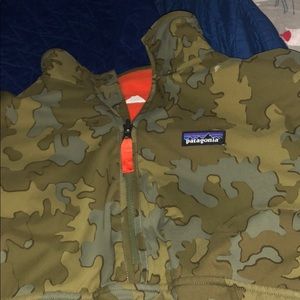 Patagonia reversible fleece size small.